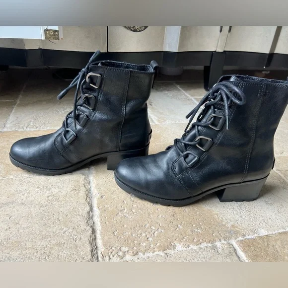 Sorel Black Lace Up Waterproof Boots for Women - Picture 5 of 9